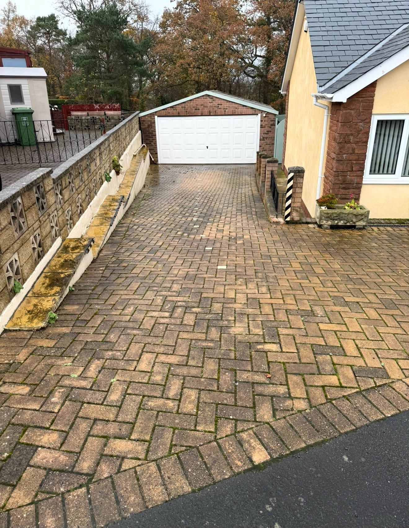 Driveway before the resin transformation